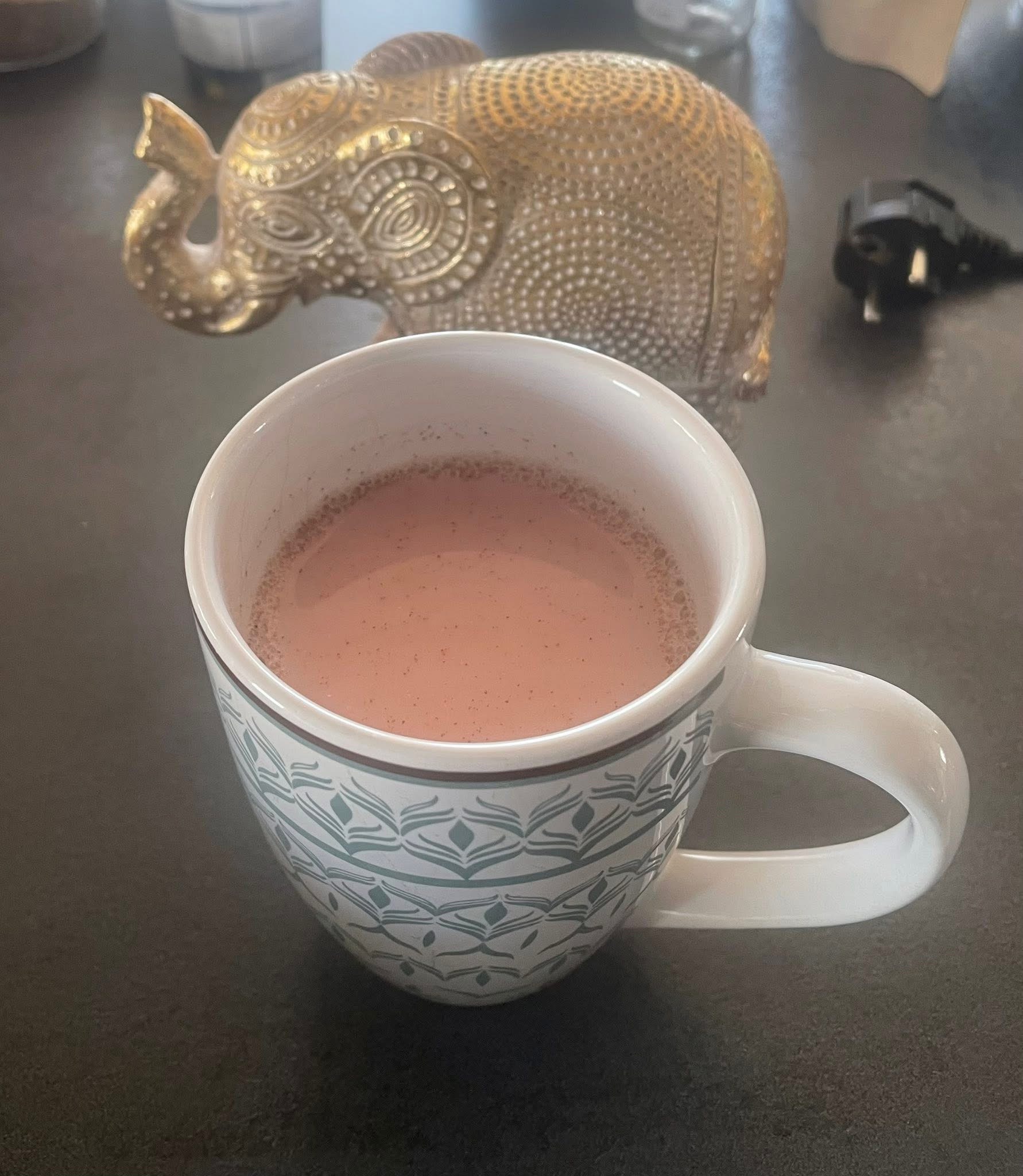 tasse contenant du moon milk